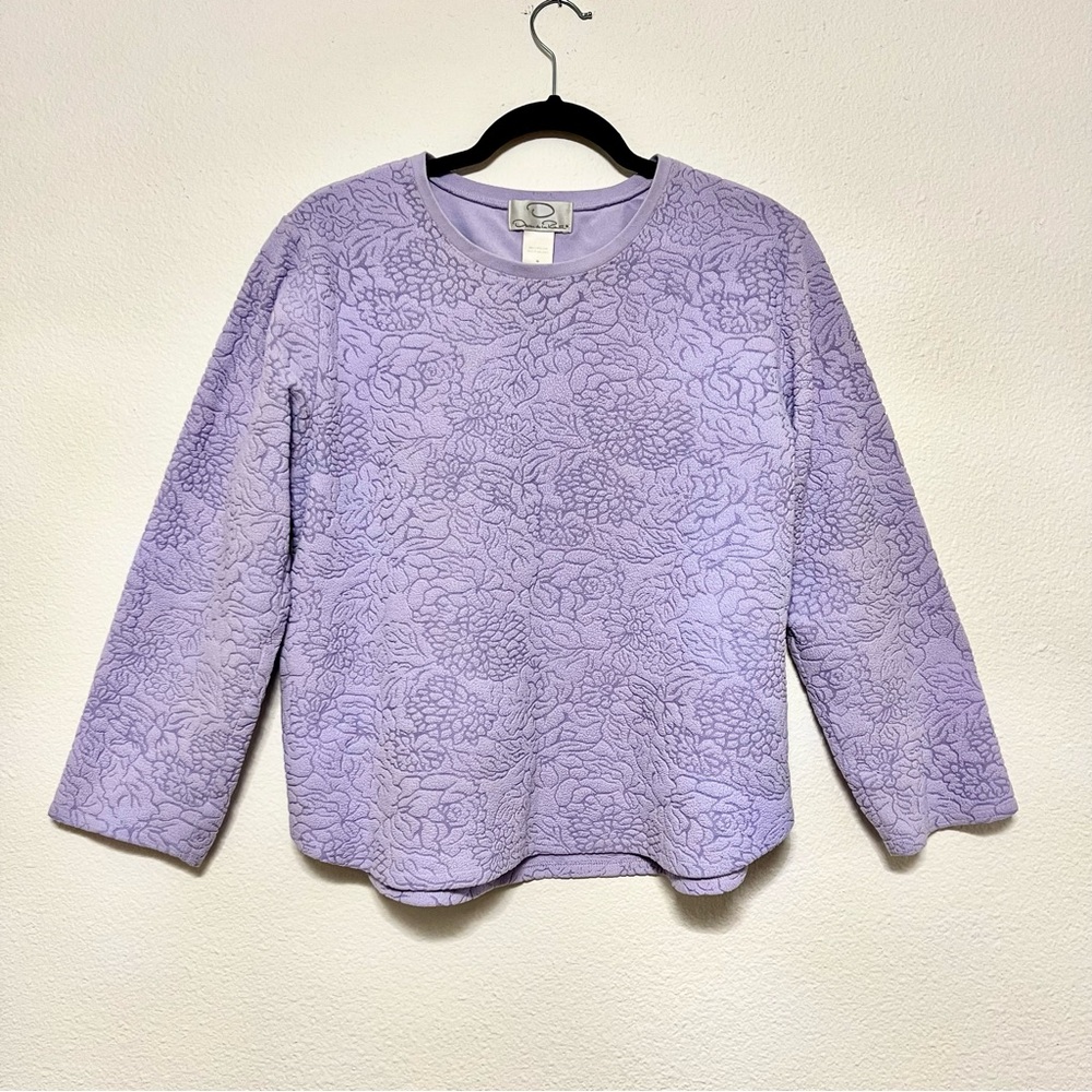 Oscar De La Renta pullover lavender floral long sleeve shirt. Size M.